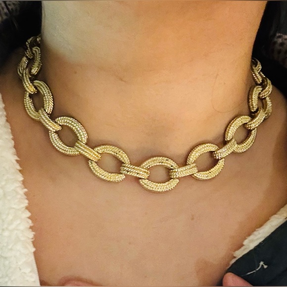 Gold Links Necklace - Picture 1 of 11